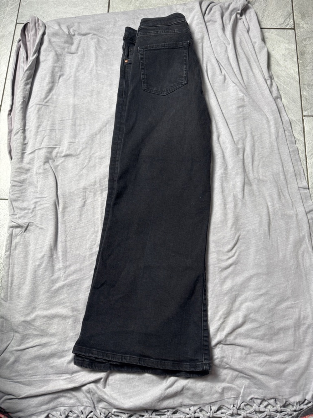Pilcro Black Wide-Leg High-Rise Jeans - Picture 3 of 8